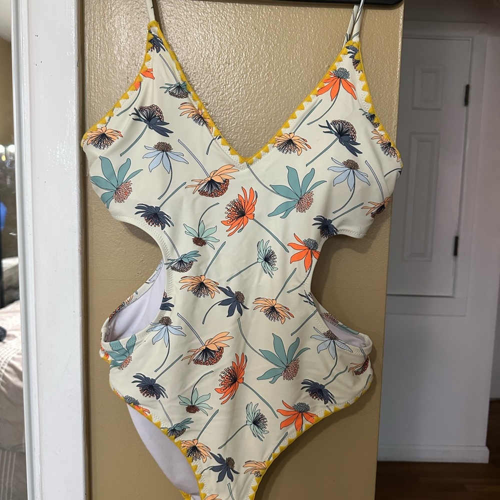 Cupshe Womens Floral Cutout Swimsuit - Cream, Orange, Blue